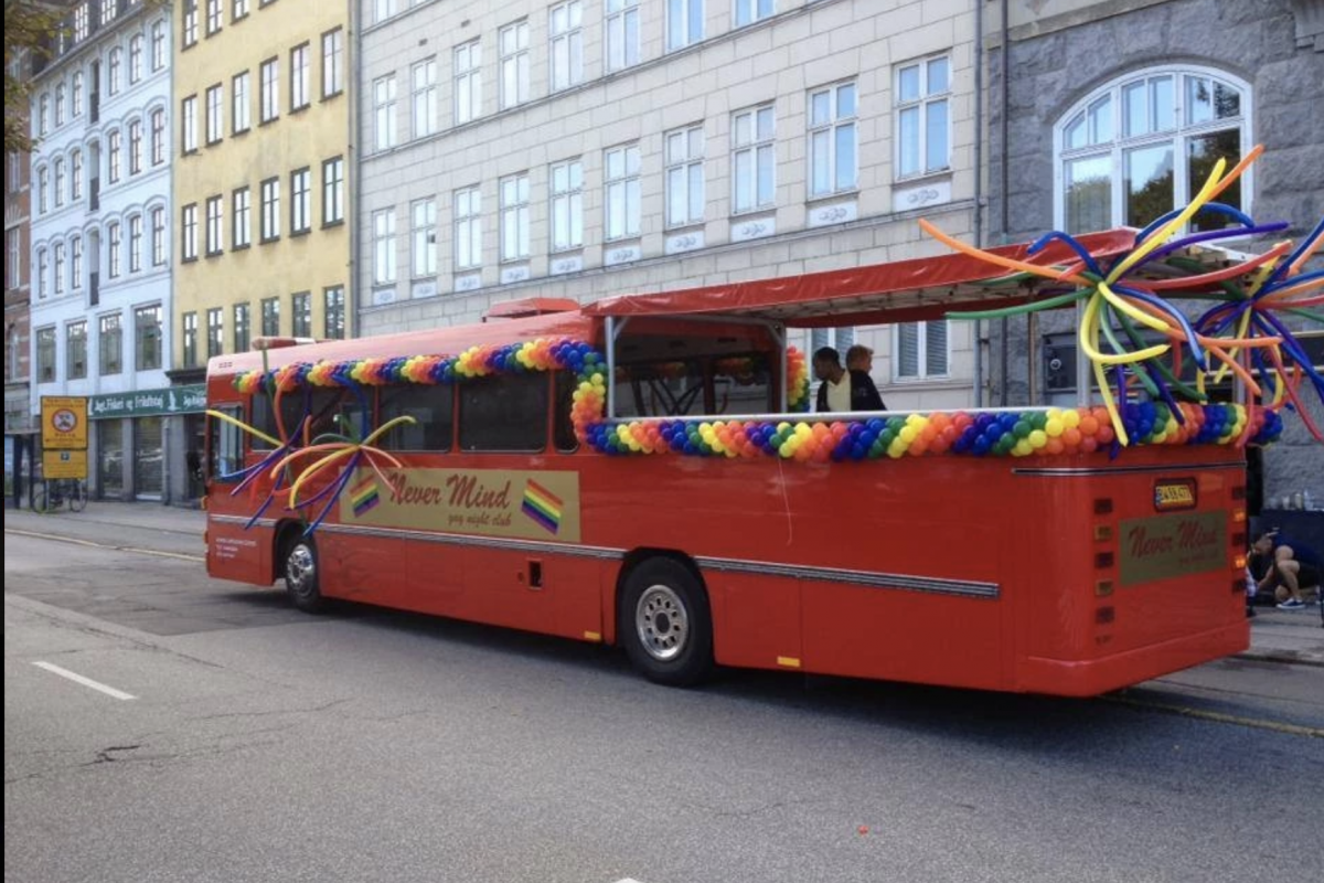 Röda bussen öppen bakdel